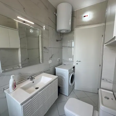 Sunset Seaview 305 아파트 골렘