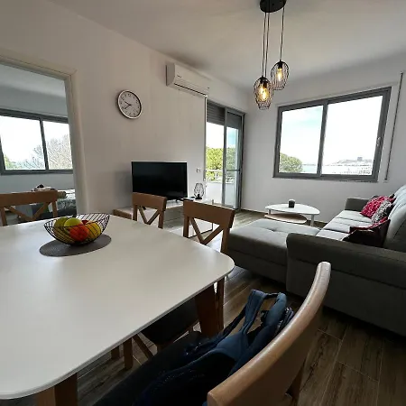 Sunset Seaview 305